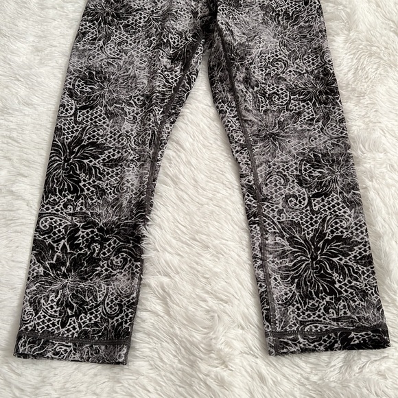 Lululemon Wunder Under High Rise Crop Leggings - Picture 4 of 9
